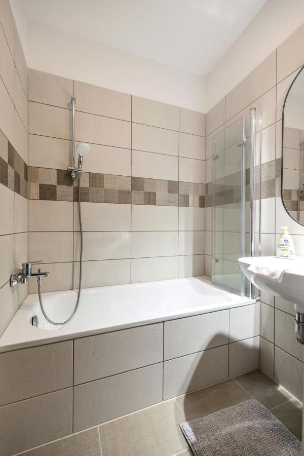 Walnut Tree Apartment Βουδαπέστη Εξωτερικό φωτογραφία